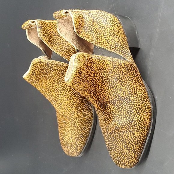 Anthropologie Seychelles Offstage Chelsea Boots Animal Print 8.5 - Picture 4 of 11